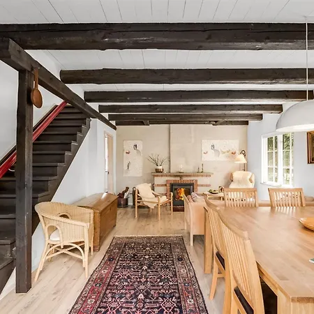 Enya - 1-2km From The Sea By Interhome *