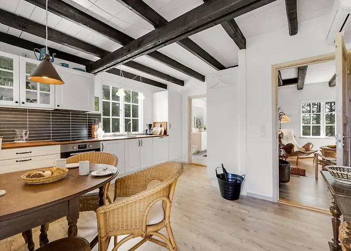 Holiday home Enya - 1-2km From The Sea By Interhome